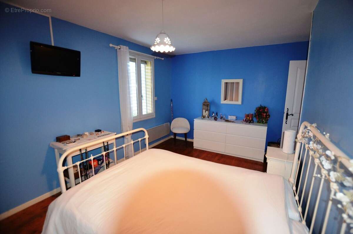 Chambre  Bedroom 202 - Maison à ORDAN-LARROQUE