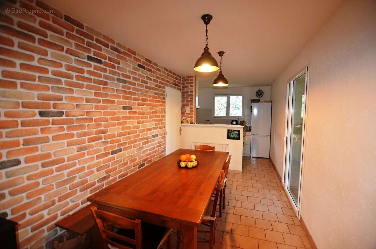 Salle  manger  Dining room 01 - Maison à ORDAN-LARROQUE