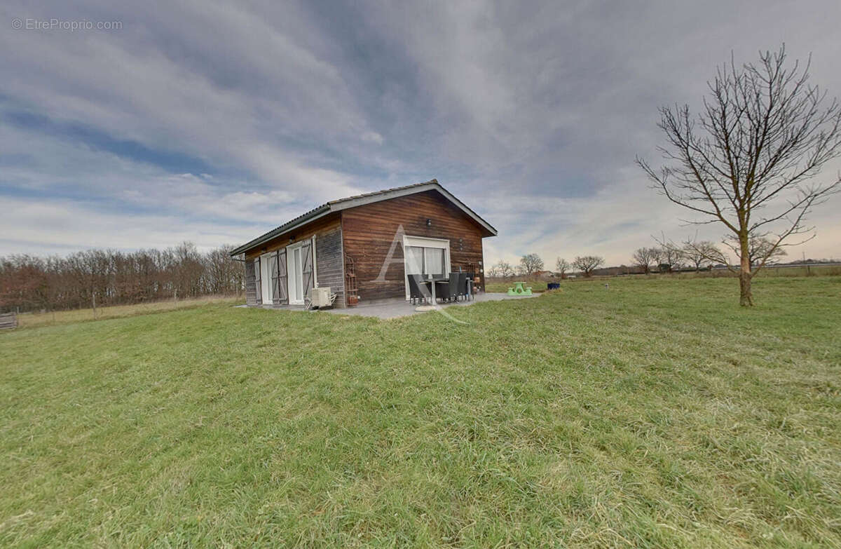 Maison à LA VILLE-DIEU-DU-TEMPLE