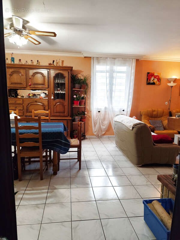 Maison à LACHAPELLE-AUZAC