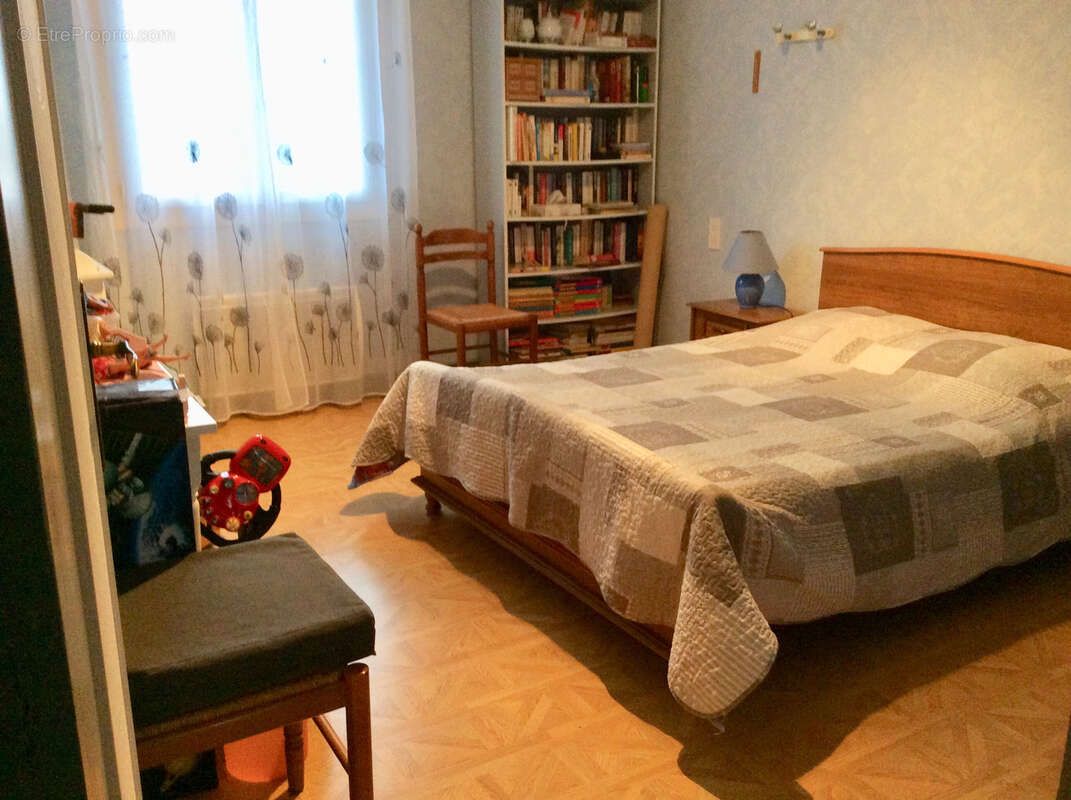 Maison à LACHAPELLE-AUZAC