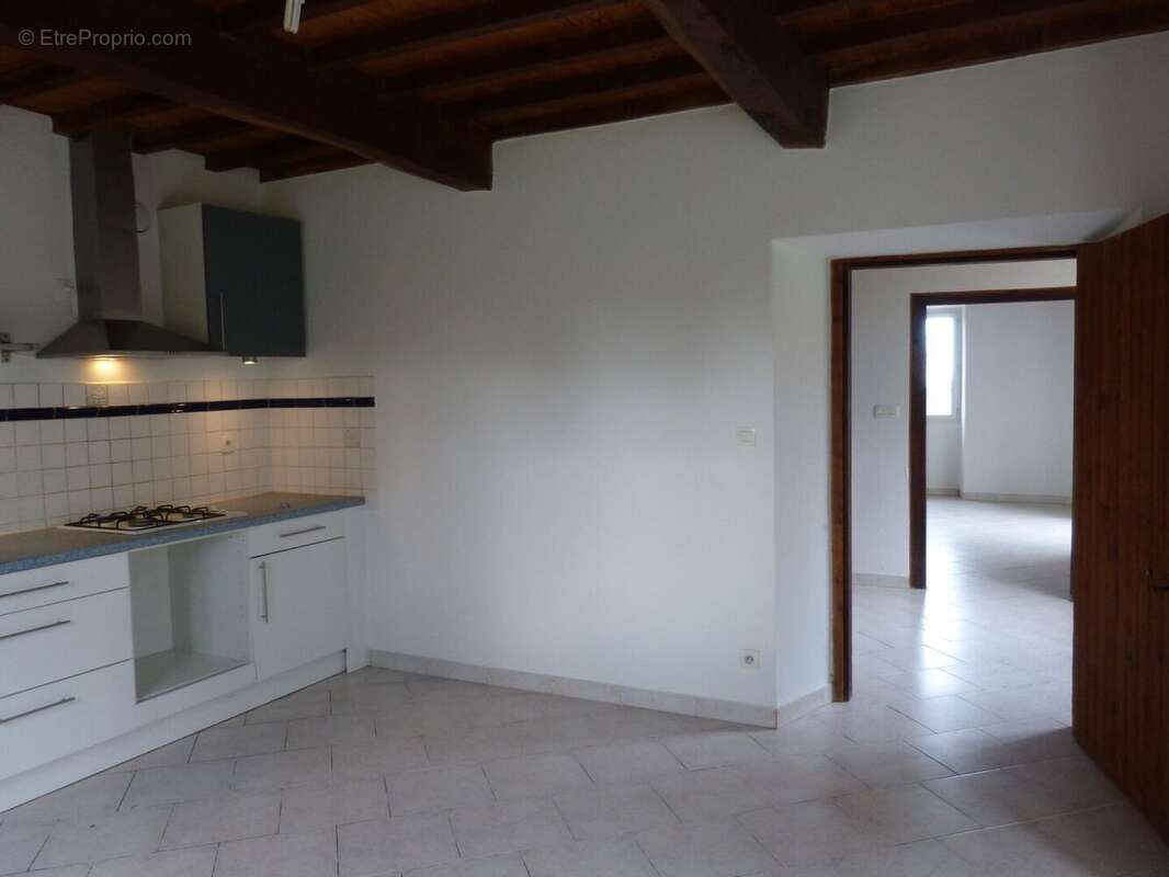 m cuisine entree - Maison à SARRAGUZAN