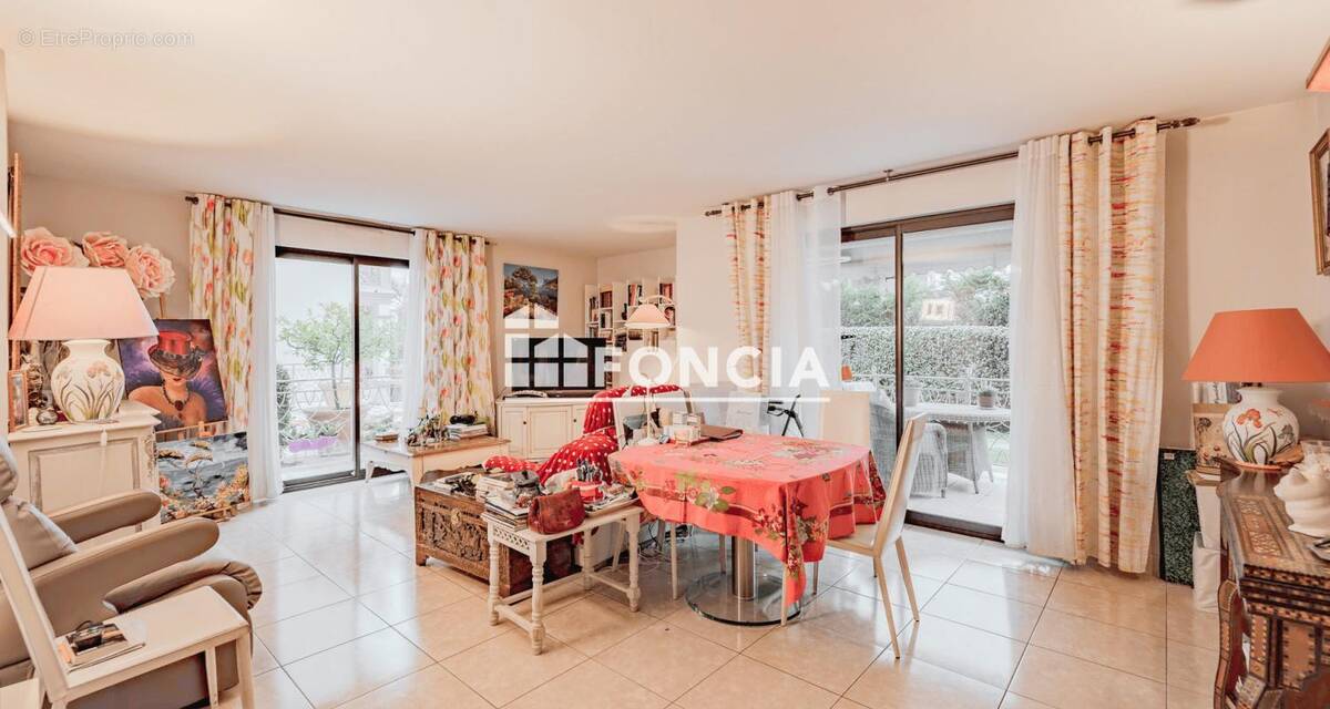 Appartement à HYERES
