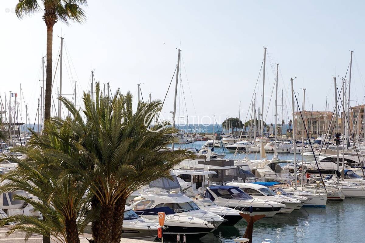 Appartement à FREJUS