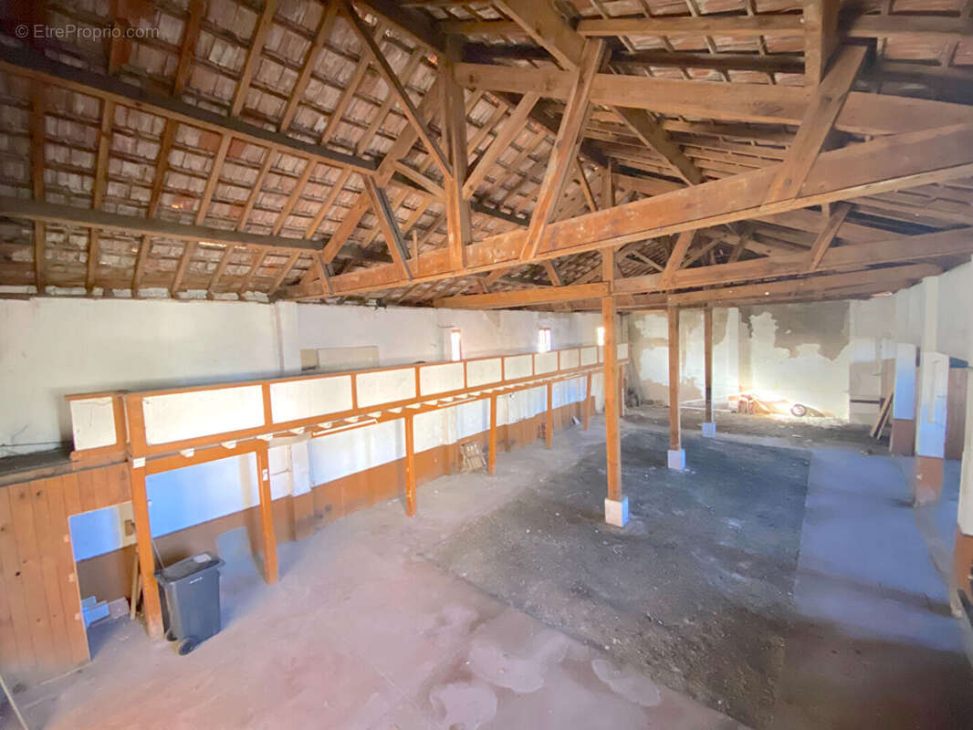 Autre à GUJAN-MESTRAS