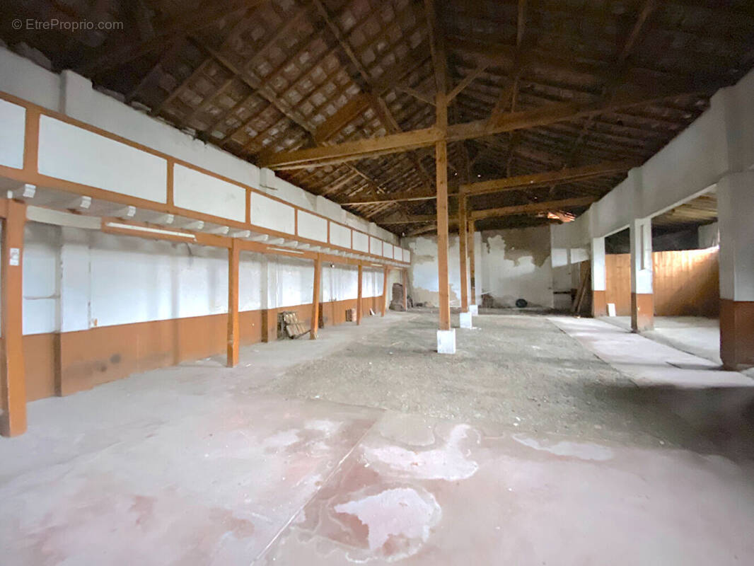 Autre à GUJAN-MESTRAS