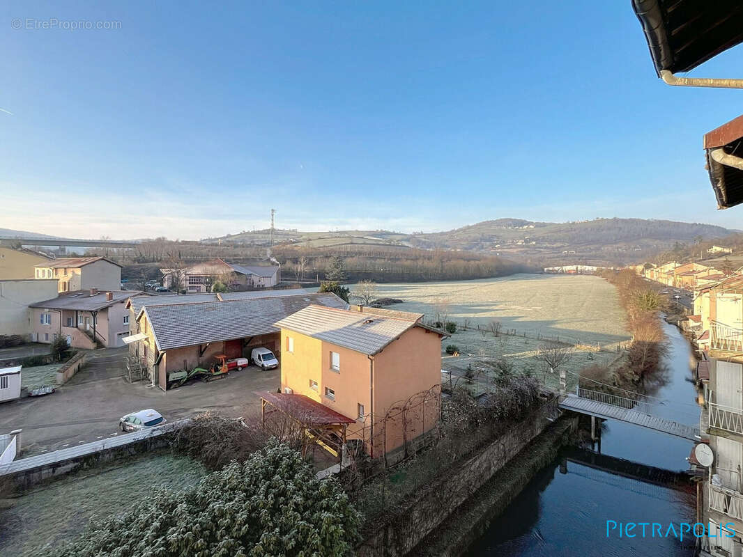 Appartement à PONTCHARRA-SUR-TURDINE
