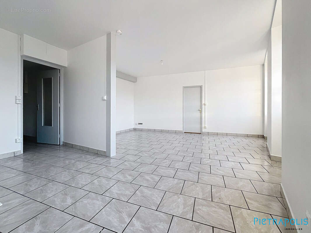 Appartement à PONTCHARRA-SUR-TURDINE