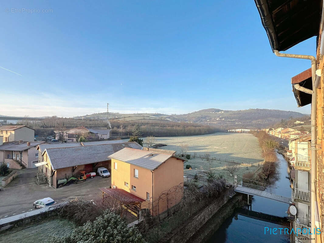 Appartement à PONTCHARRA-SUR-TURDINE