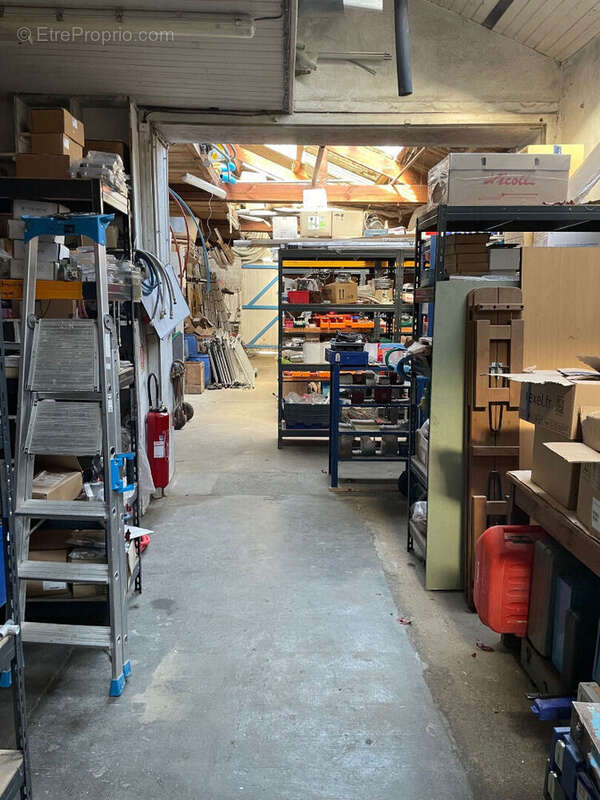 Commerce à MORTAGNE-SUR-SEVRE