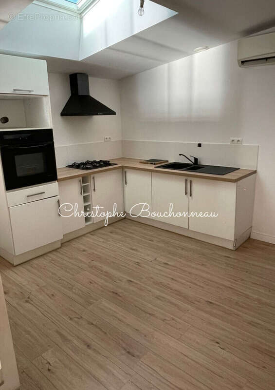 Commerce à MORTAGNE-SUR-SEVRE