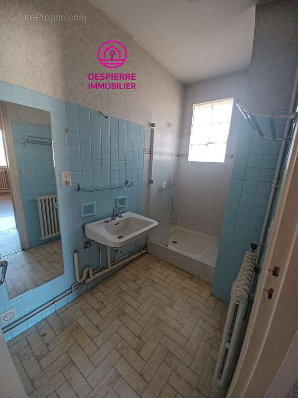 Appartement à LE PEAGE-DE-ROUSSILLON