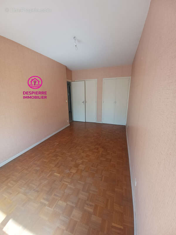 Appartement à LE PEAGE-DE-ROUSSILLON