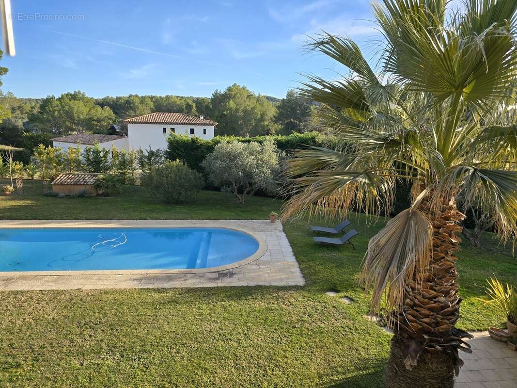 Maison à MEYRARGUES