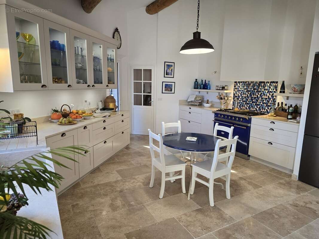 Maison à MEYRARGUES