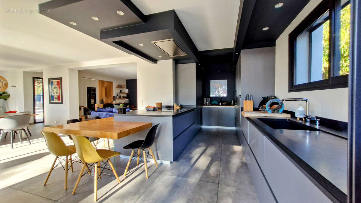 Maison à VILLENEUVE-LES-AVIGNON