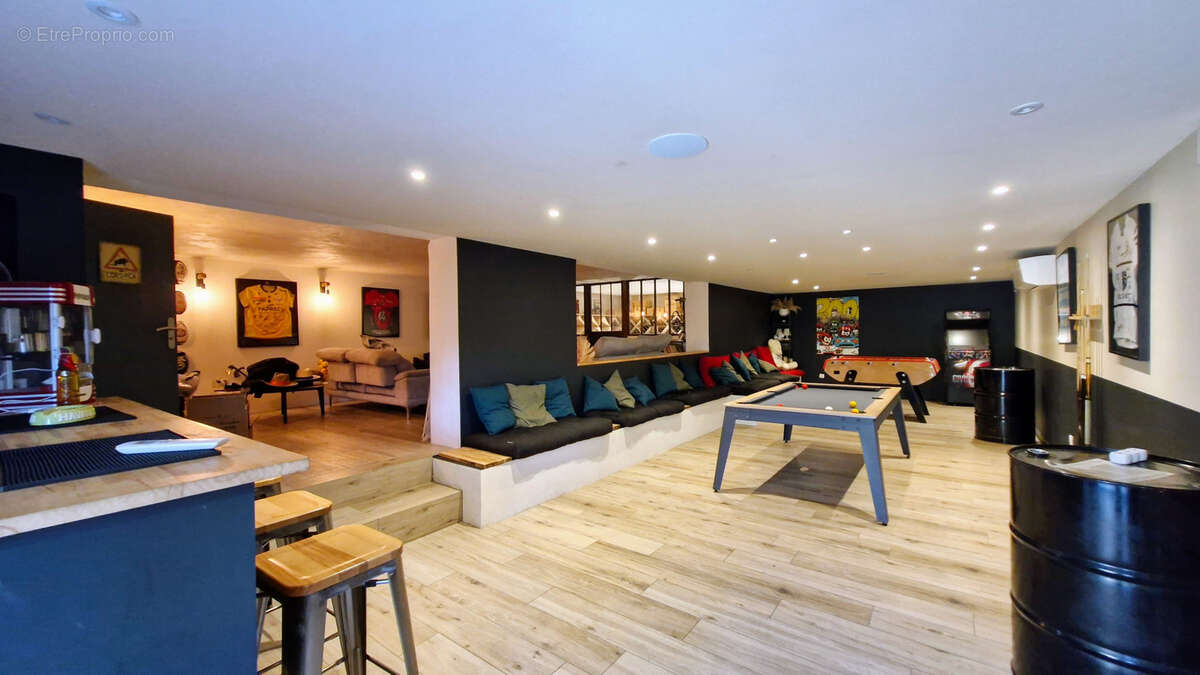 Maison à VILLENEUVE-LES-AVIGNON