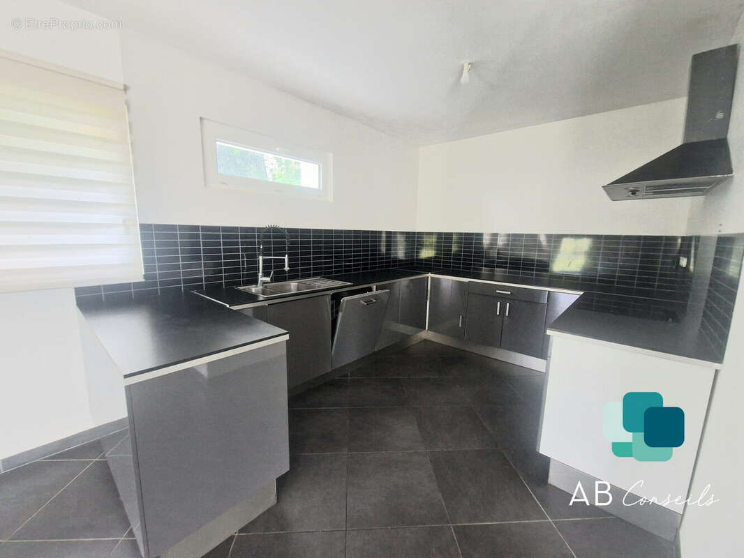 Maison à SAINT-LEGER-DU-BOURG-DENIS