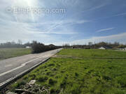 Terrain à CHENEVIERES