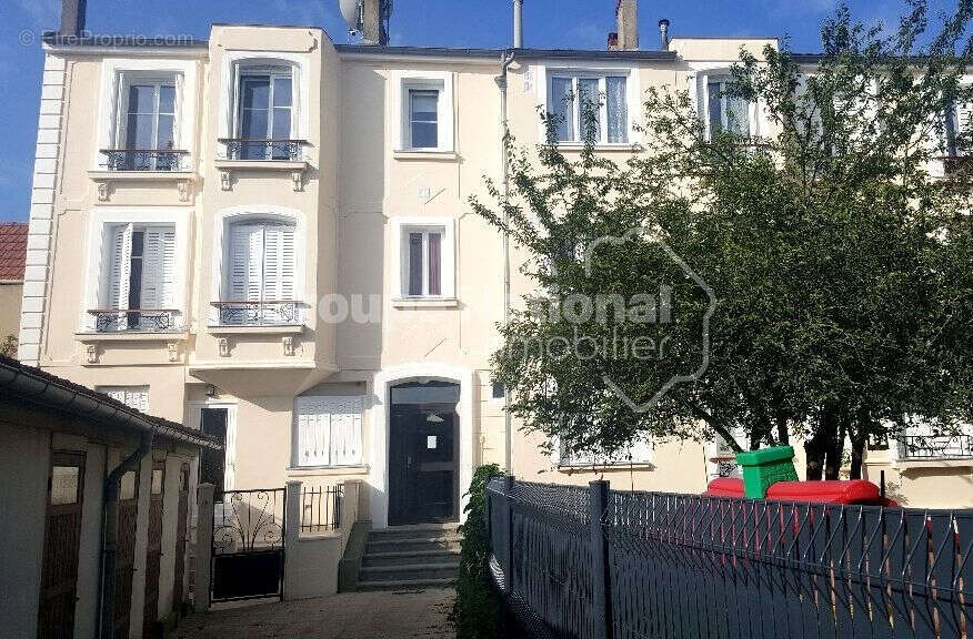 Appartement à BEAUCHAMP