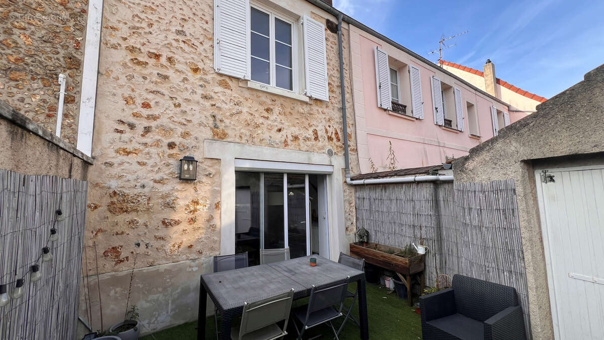 Maison à JOUARS-PONTCHARTRAIN