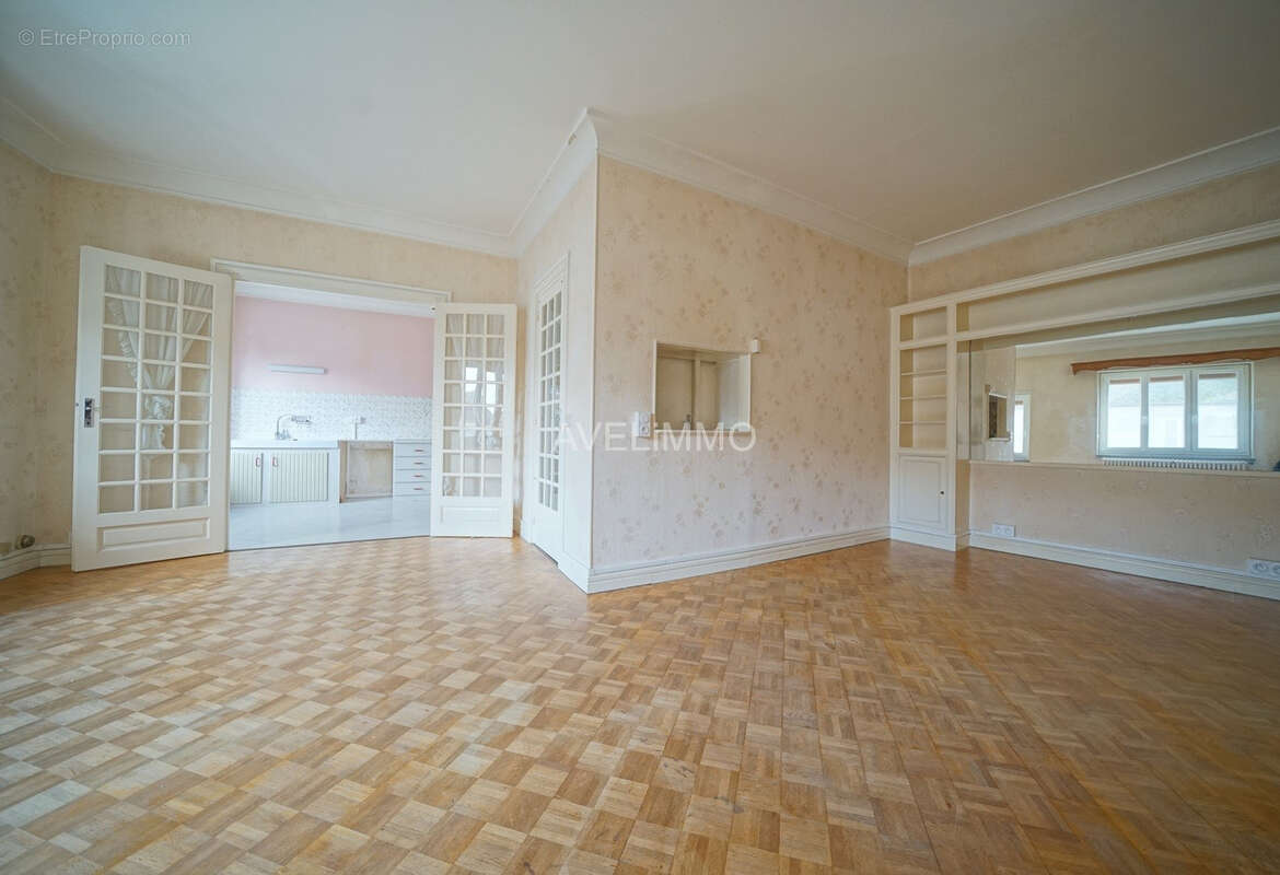 Maison à NEAUPHLE-LE-VIEUX