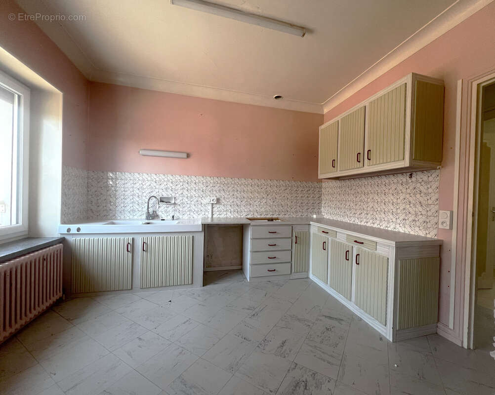 Maison à NEAUPHLE-LE-VIEUX