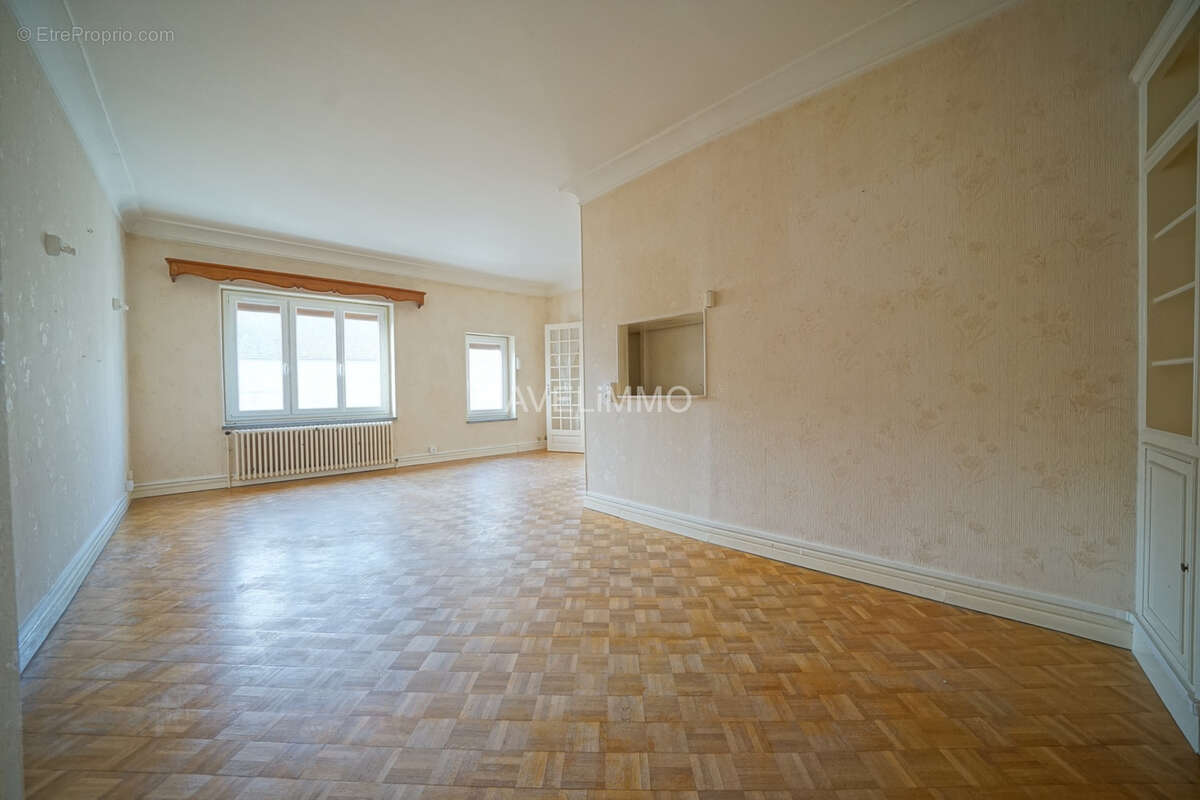 Maison à NEAUPHLE-LE-VIEUX