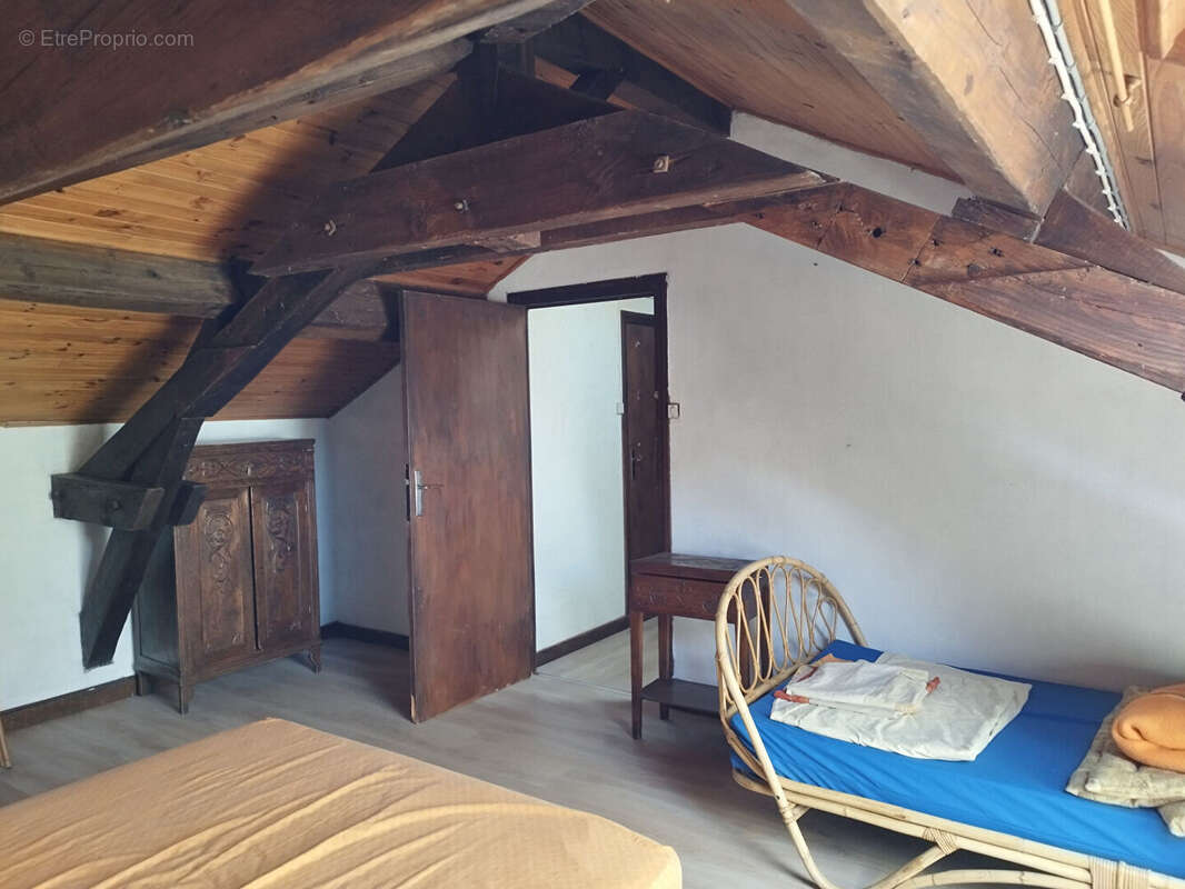 Maison à VILLIEU-LOYES-MOLLON