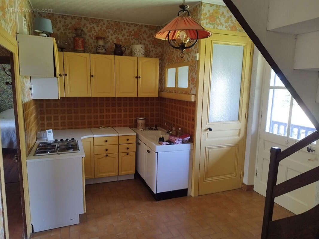 Maison à VILLIEU-LOYES-MOLLON