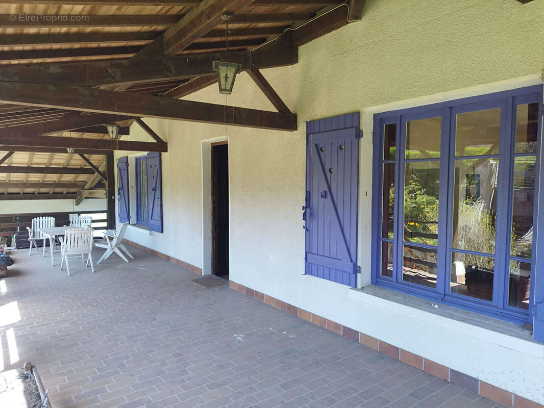 Maison à VILLIEU-LOYES-MOLLON