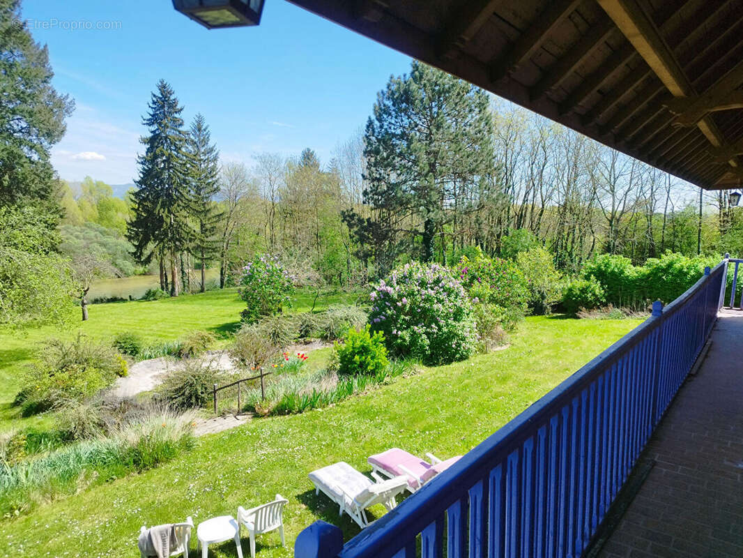 Maison à VILLIEU-LOYES-MOLLON