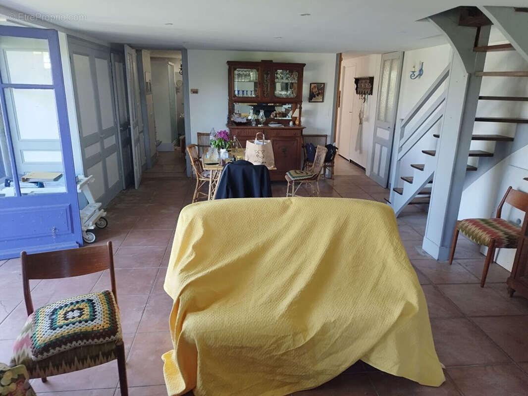 Maison à VILLIEU-LOYES-MOLLON