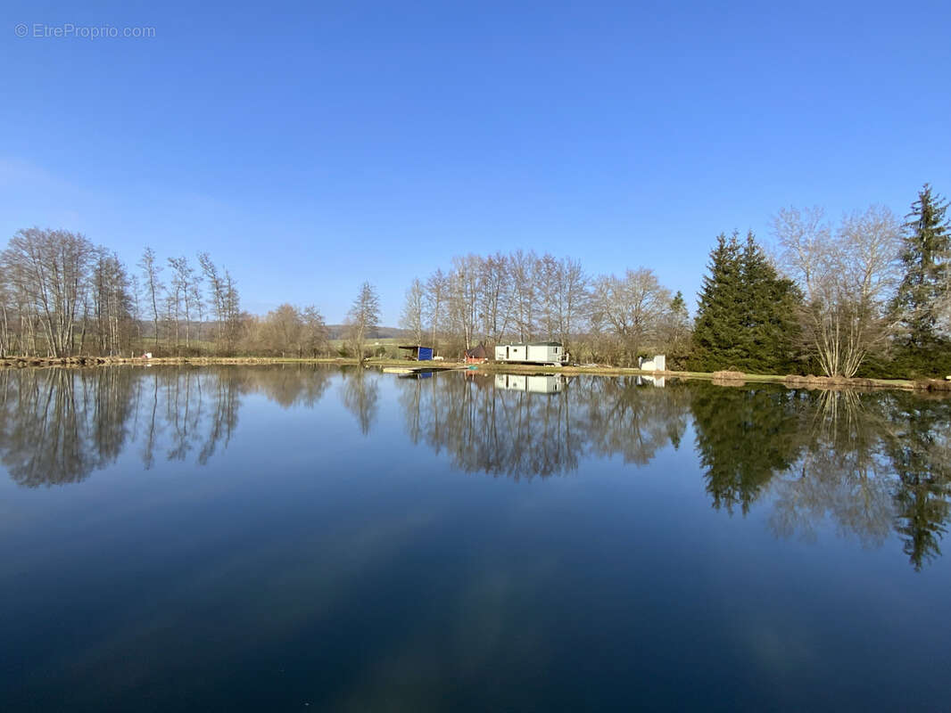 Terrain à VY-LES-LURE
