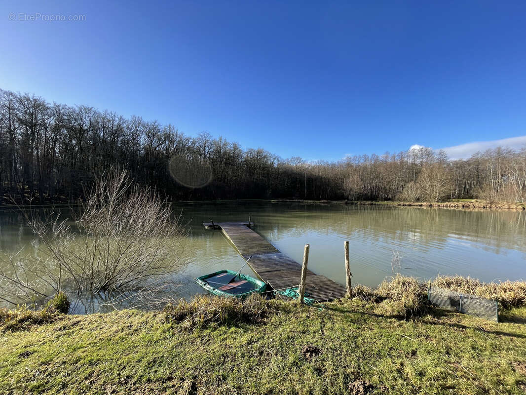Terrain à VY-LES-LURE