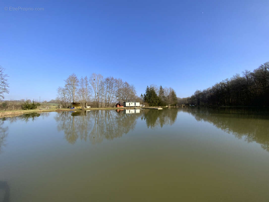 Terrain à VY-LES-LURE