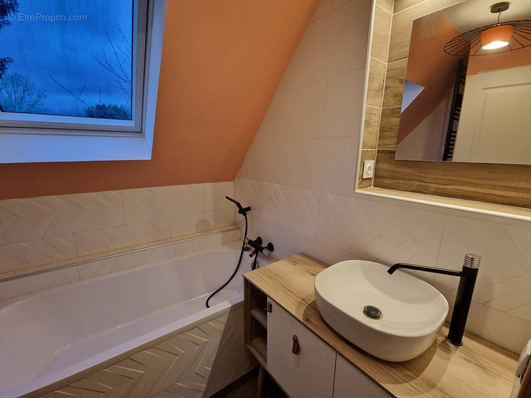 Appartement à CONDE-SUR-VESGRE