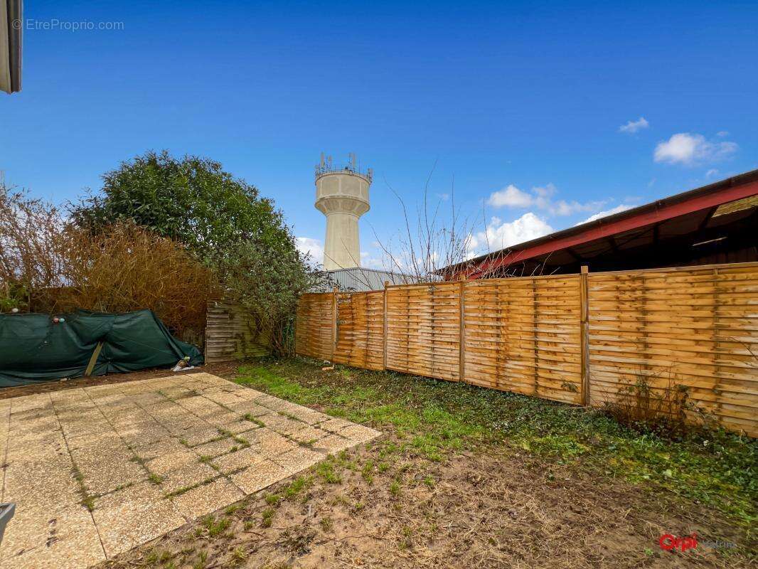 Maison à LA CHAUSSEE-SAINT-VICTOR