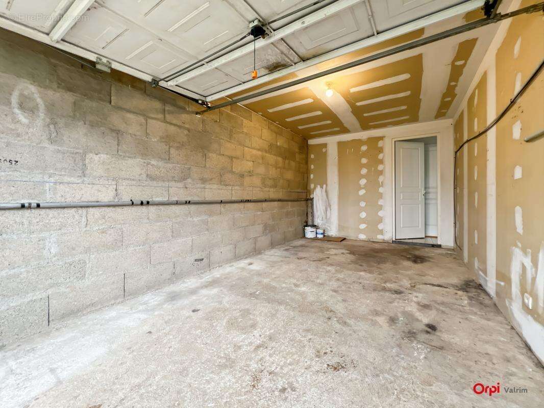 Maison à LA CHAUSSEE-SAINT-VICTOR