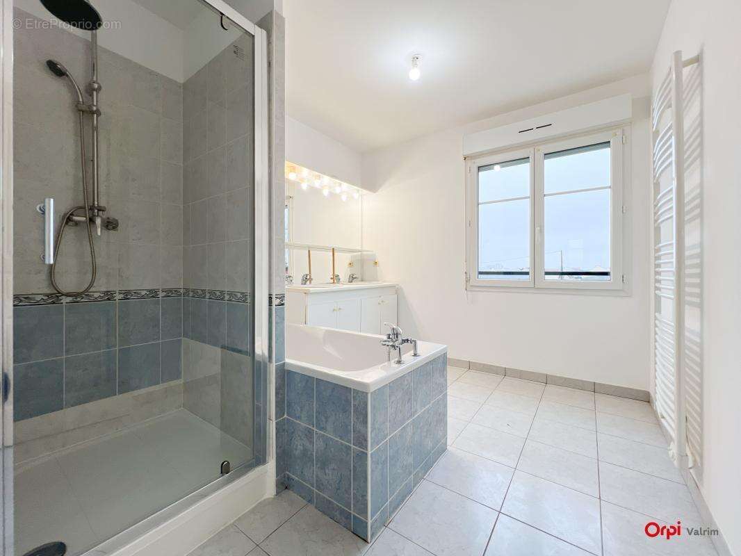 Maison à LA CHAUSSEE-SAINT-VICTOR