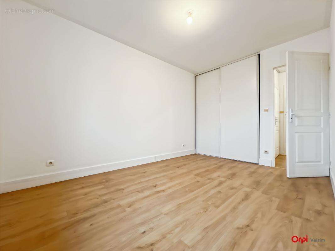 Maison à LA CHAUSSEE-SAINT-VICTOR