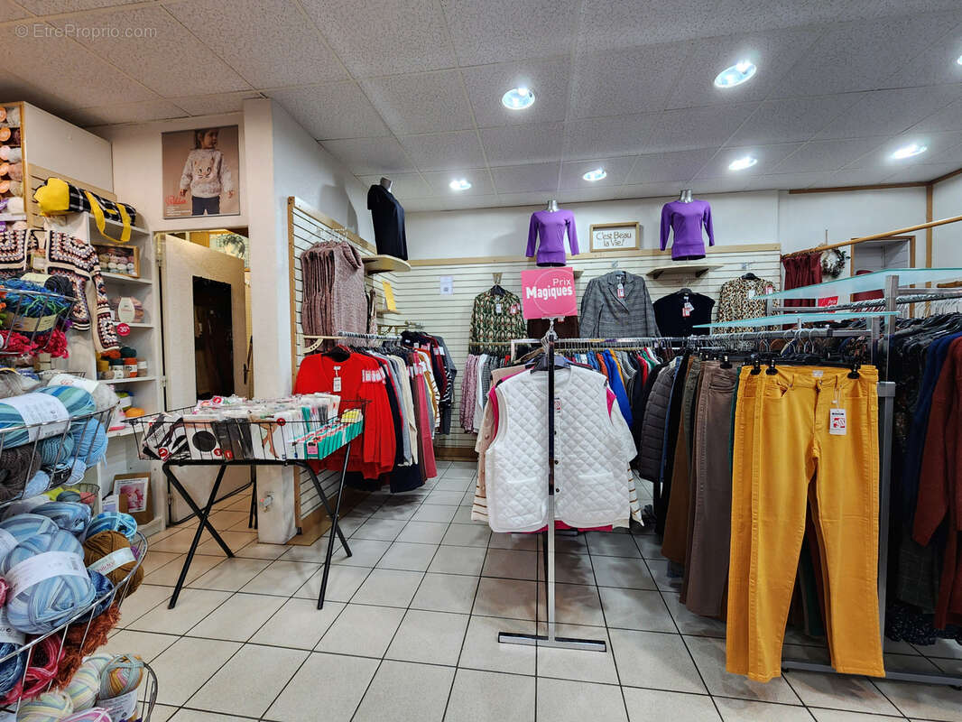 Commerce à FLEURY-SUR-ANDELLE