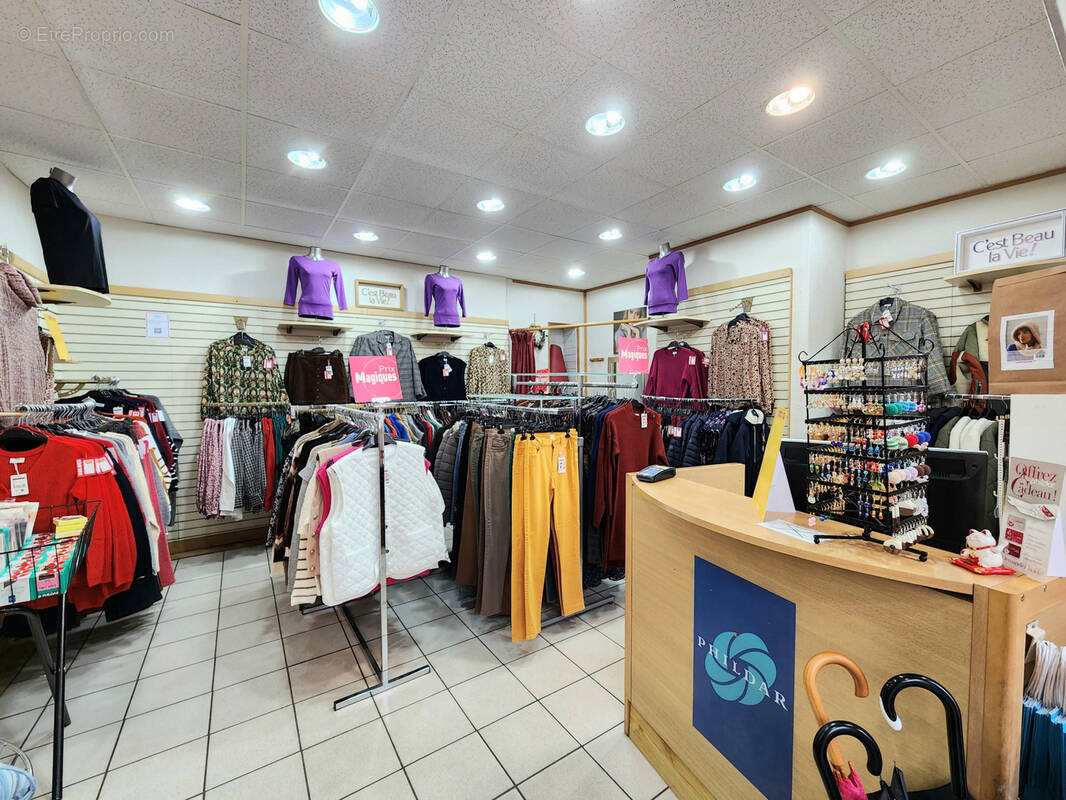 Commerce à FLEURY-SUR-ANDELLE