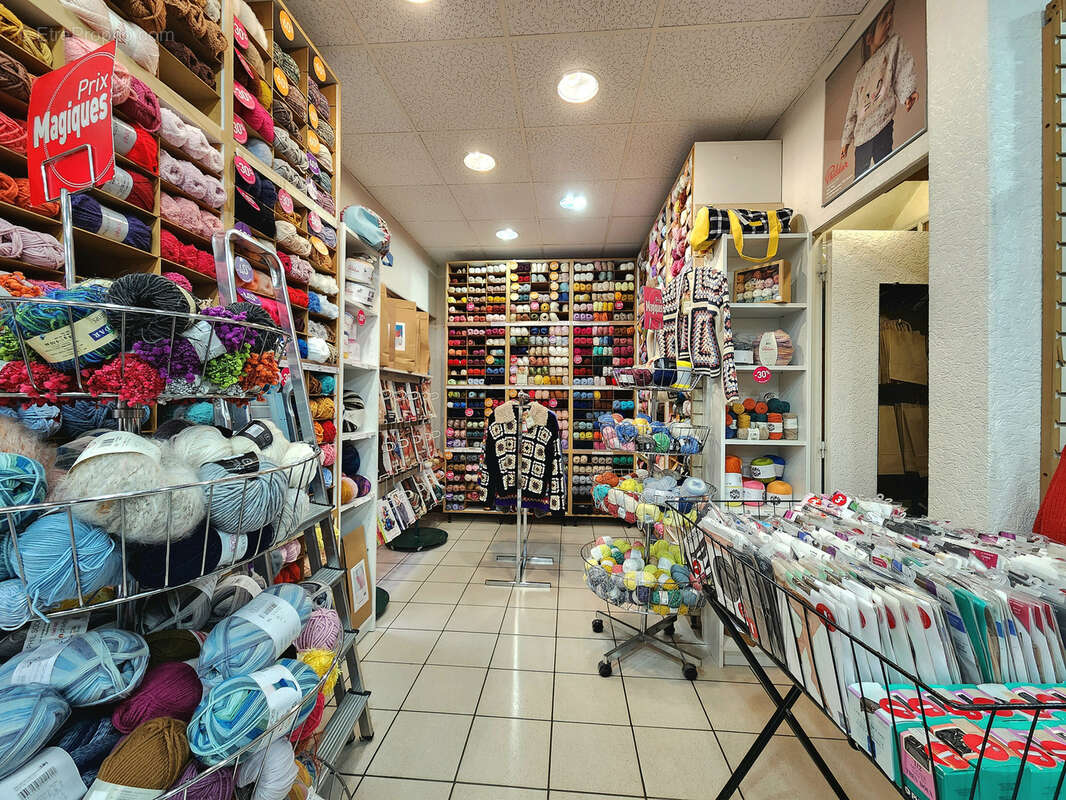 Commerce à FLEURY-SUR-ANDELLE