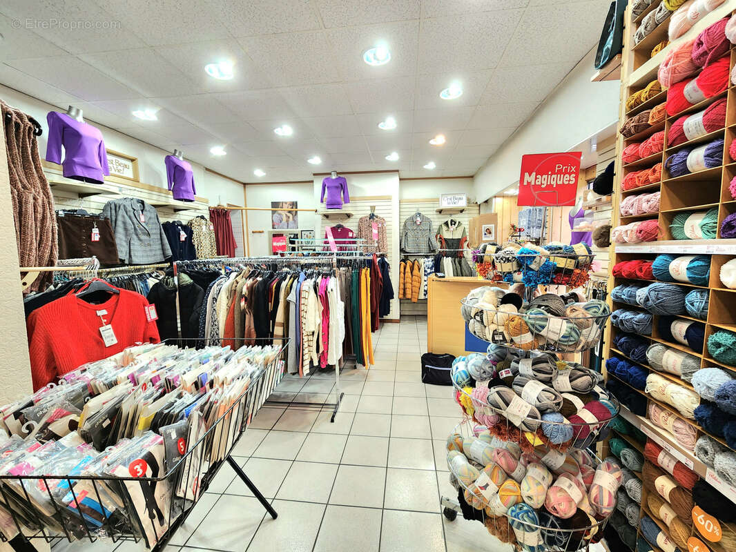 Commerce à FLEURY-SUR-ANDELLE