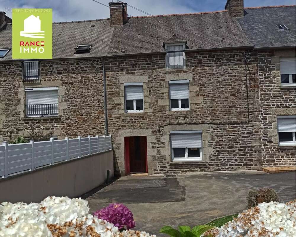 Maison à SAINT-SAMSON-SUR-RANCE