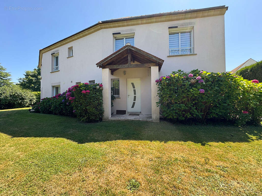 Maison à MONTFORT-L'AMAURY