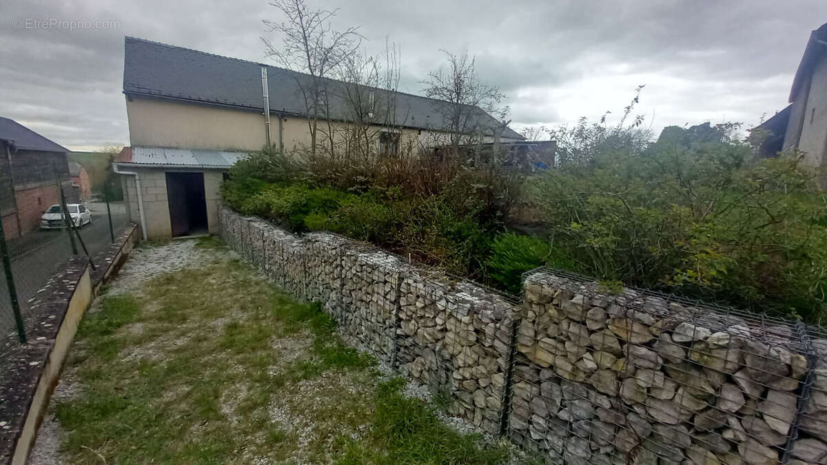 Maison à NAMPCELLES-LA-COUR