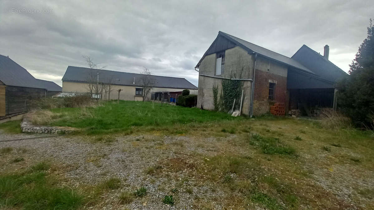 Maison à NAMPCELLES-LA-COUR