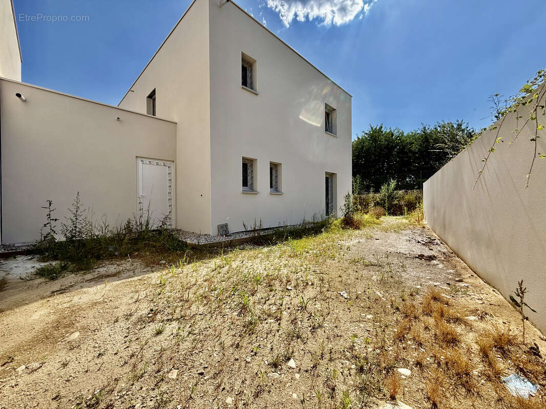 Maison à LA TOUR-DU-PIN